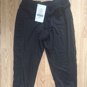 Fabletics jogger Pants. New with tags.